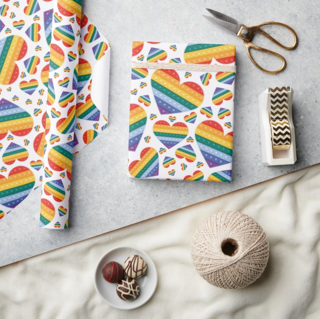 Rainbow Pride Hearts Wrapping Paper Geschenkpapier (Kunsthandwerk)