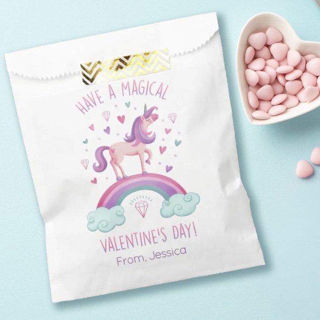 Rainbow Unicorn Kids Valentines Day Treat Bag Geschenktütchen (A cute rainbow unicorn valentines day treat bag. Great for Valentine's Day school classroom treats)