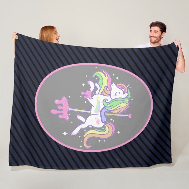 Rainbow Unicorn mit gestreifter Rückseite Fleecedecke (Beispiel)