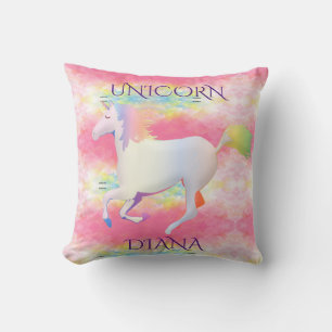 Rainbow unicorn oreiller à lancer personnalisé.