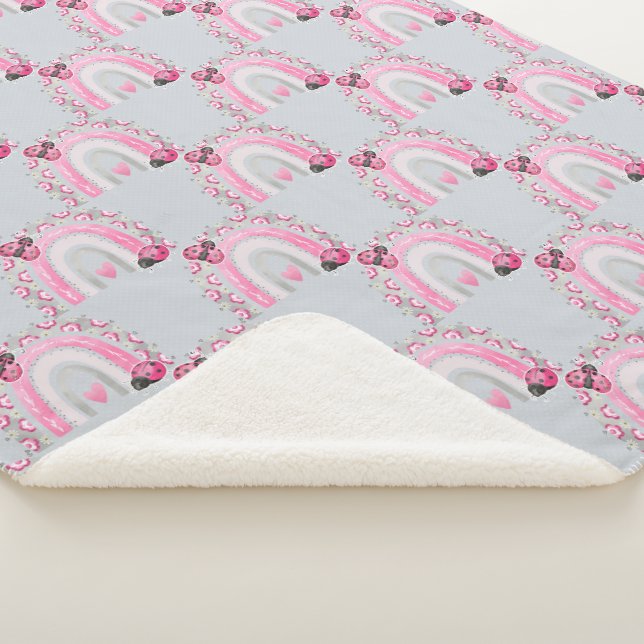 Rainbows und Ladybugs Baby in Grau und Rosa Sherpadecke (3/4)