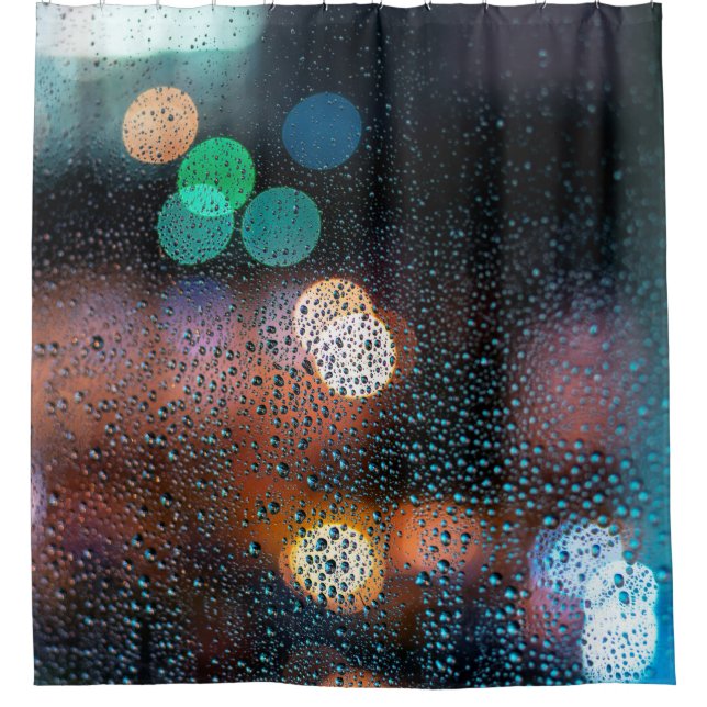 Raindrops am Fenster, Blick in die Nachtstadt durc Duschvorhang (Vorderseite)