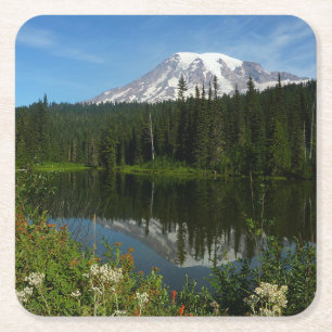 Rainier Lake Reflektion mit Wildblumen Rechteckiger Pappuntersetzer