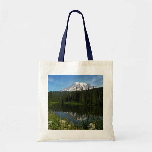 Rainier Lake Reflektion mit Wildblumen Tragetasche (Vorne)