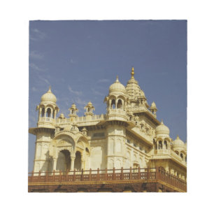 Rajasthan, Indien Eine Frau, die an einem alten st Notizblock