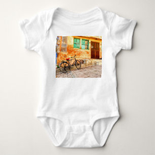 Rajasthan Street Scene: Indischer Stil Baby Strampler