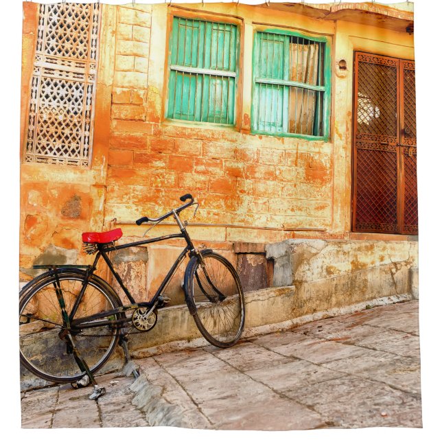Rajasthan Street Scene: Indischer Stil Duschvorhang (Vorderseite)
