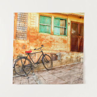 Rajasthan Street Scene: Indischer Stil Wandteppich