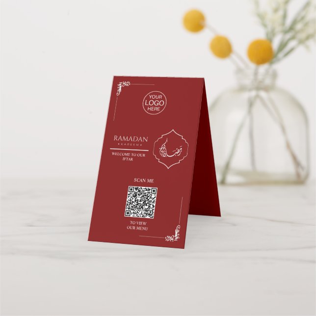 Ramadan QR-Code-Tischkarte | Rotes Iftar-Menü S Treuekarte (Vorderseite)