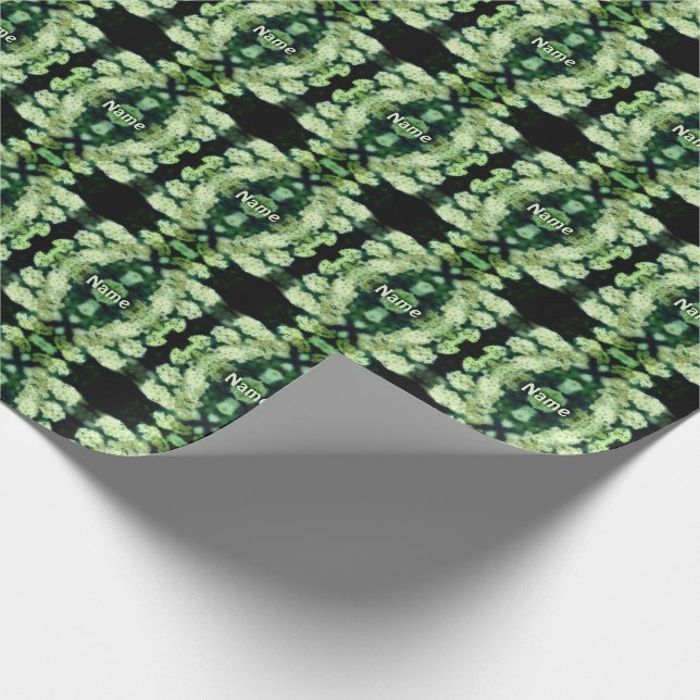 Rambling Wild White Roses Personalisiert Geschenkpapier (Ecke)