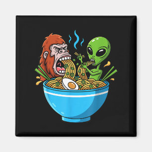 Ramen-Angriff lustiger Bigfoot und Alien schlürfen Magnet