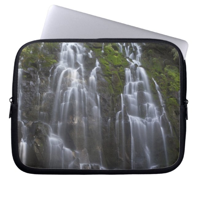 Ramona Falls in Clackamas Landkreis, Oregon Laptopschutzhülle (Vorderseite)
