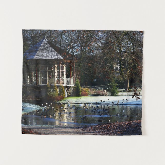 Rams Woerthe Tee House wtcnm Wandteppich (Vorderseite (Horizontal))