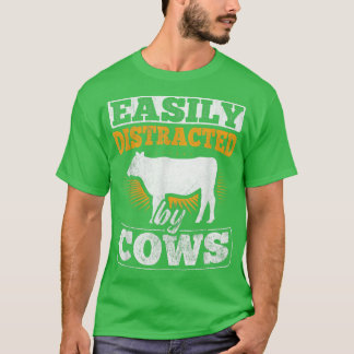 Ranch-Bauer, das Tier leicht von C abgelenkt T-Shirt