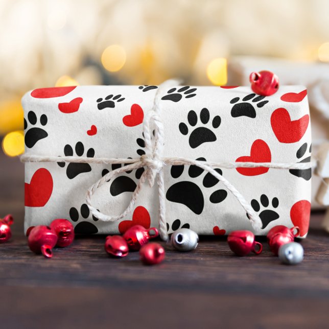 Random Cartoon Dog Paw Prints and Red Hearts Geschenkpapier Set (Von Creator hochgeladen)