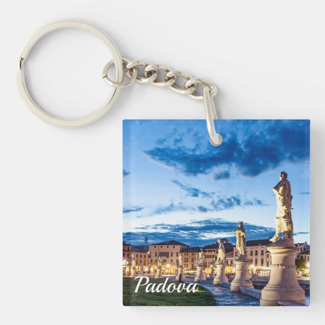 Rangée de statues illuminées à Padova (Devant)