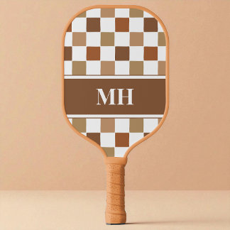 Raquette De Pickleball Brown moderne et blanc À damiers Initiales Monogra