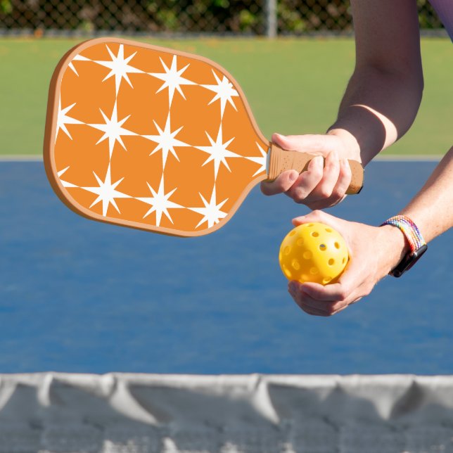 Raquette De Pickleball Étoiles blanches avec arrière - plan orange - Pers (Insitu)