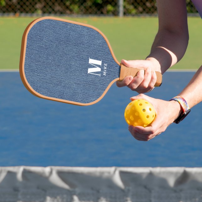 Raquette De Pickleball Impression Monogramme Simple Moderne Bleu Denim (Insitu)