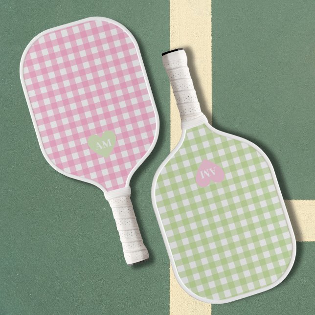 Raquette De Pickleball Initiales Monogrammes pour couples roses et verts  (Matching Pickleball Paddles Pink & Green Monogram Old Money Aesthetic Preppy )