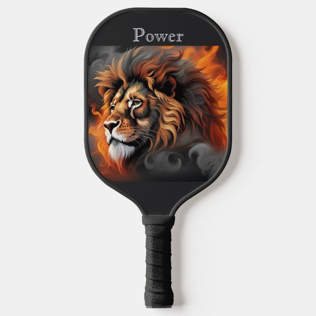 Raquette De Pickleball Lion Fire. Mots et Monogramme personnalisables. (Recto)