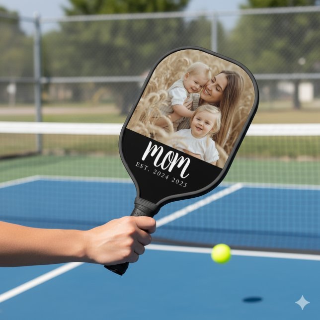 Raquette De Pickleball Maman Etabli Fun Script Photo (modern script mother's day mom established date with custom photo pickleball paddle for christmas)
