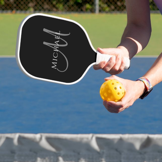 Raquette De Pickleball Modèle initial du monogramme sur deux côtés person (Insitu)
