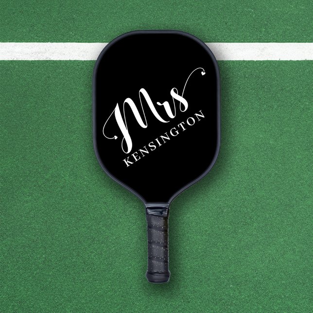 Raquette De Pickleball Typographie personnalisée de Mme Newlysée (Personalized Mrs Newlywed Typography Pickleball Paddle)