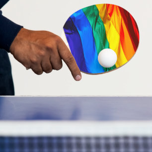 Raquette De Ping Pong Drapeau de la fierté gay de SlipperyJoe's agitant