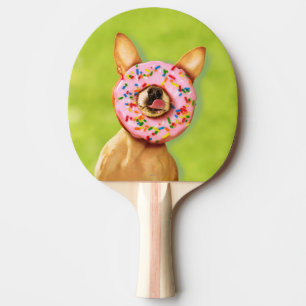 Raquette De Ping Pong Le chien drôle de chiwawa avec arrosent le beignet