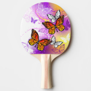 Raquette De Ping Pong Papillons Monarque sur Arrière - plan pourpre