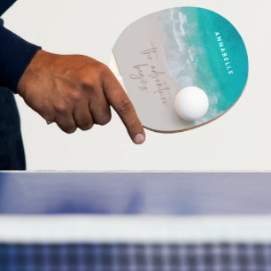 Raquette De Ping Pong plage de sable tropical océan l'aventure commence