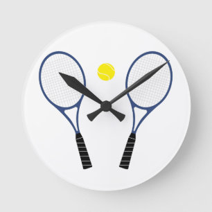 Raquettes de tennis et horloge murale de boule