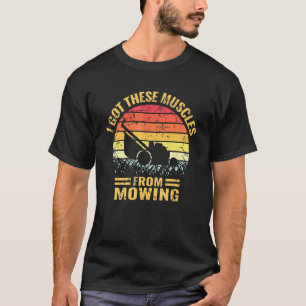 Rasen mähen Papa Landschaftsbau Rasenmäher Muskeln T-Shirt