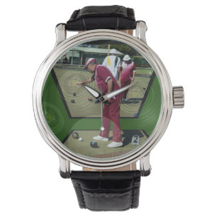 Rasenbowler beim Spielen von Rasenbowling, Armbanduhr