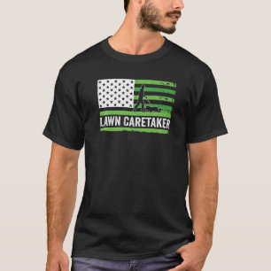 Rasenmäher für den Einsatz in der Fahne T-Shirt