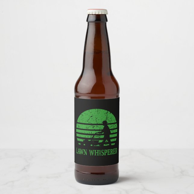 Rasenmäher Lawn Whisperer Gardener Geschenk Bierflaschenetikett (Vorderseite)