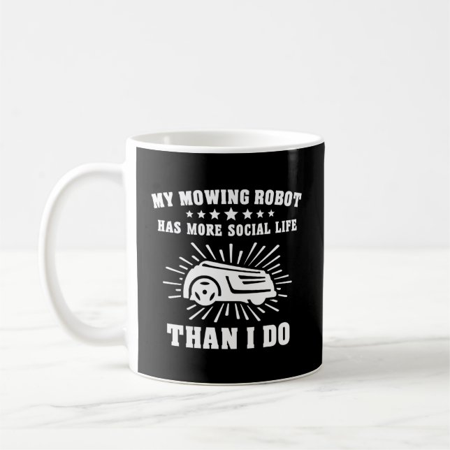 Rasenmäher mit Mottenroboter Kaffeetasse (Links)