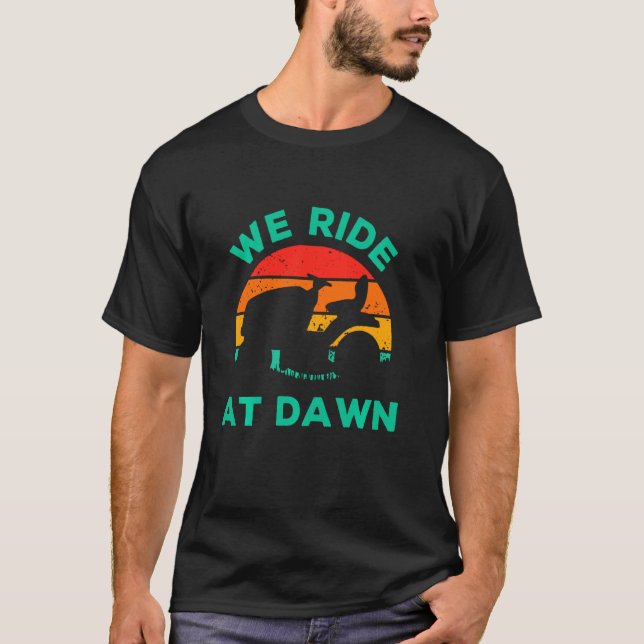Rasenmäher Outfit Vater Vater's Day Funny Wir reit T-Shirt (Vorderseite)