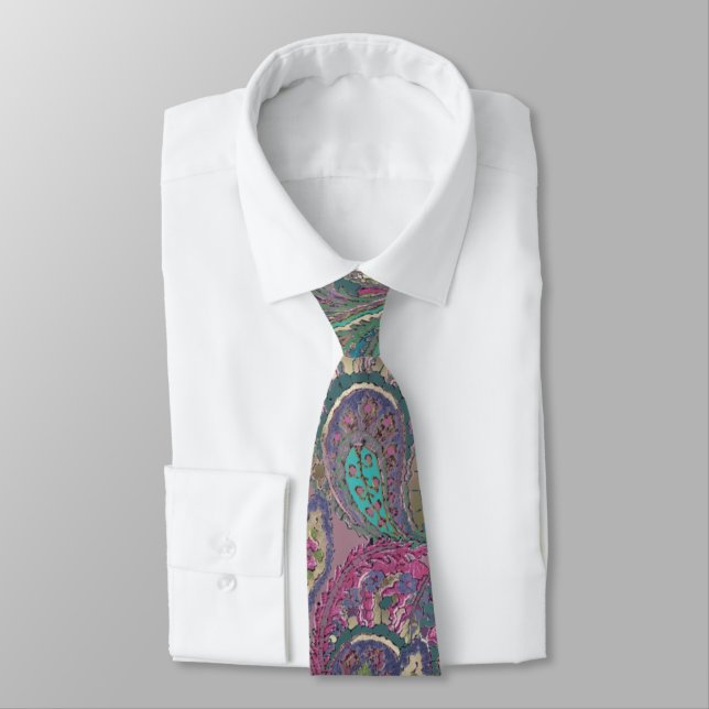 Raspberry Paisley Krawatte (Gebunden)