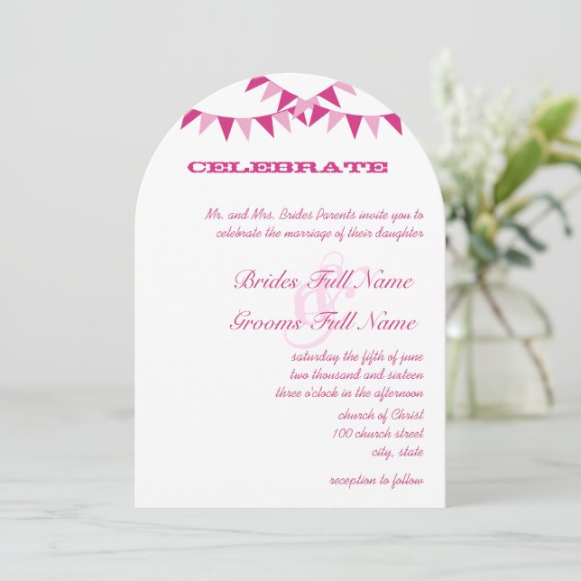 Raspberry Pink Bunting Pennant Wedding Einladungen (Stehend Vorderseite)