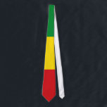 Rastafarian Flag Rasta Äthiopian Krawatte<br><div class="desc">Rot,  Grün und Gelb sind die Fahne von Rastafarianismus,  aber auch eine Fahne von Äthiopien. Hier ist ein hochwertiges Rasta Geschenk und ein großartiges Design für alle rastafarians. Besuchen Sie unseren Laden,  um mehr coole Rasta-Geschenke und andere Weltflaggen Geschenkideen zu finden.</div>