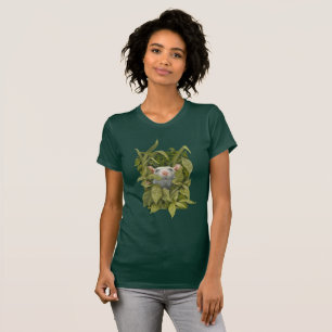 Rat regardant hors du T-shirt en bois de mauvaises