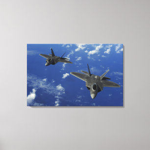 Raubvögel der US-Luftwaffe-F-22 im Flug nahe Guam Leinwanddruck