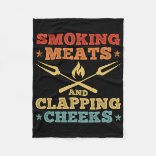 Rauchen und Wangenklatschen Witziges Fleisch Grill Fleecedecke