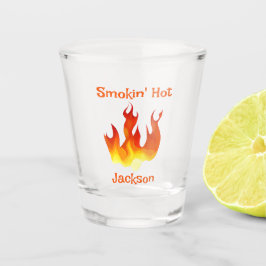 Rauchend heiße orange und rote Flammen personalisi Schnapsglas