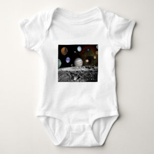 Raum-Montage Baby Strampler
