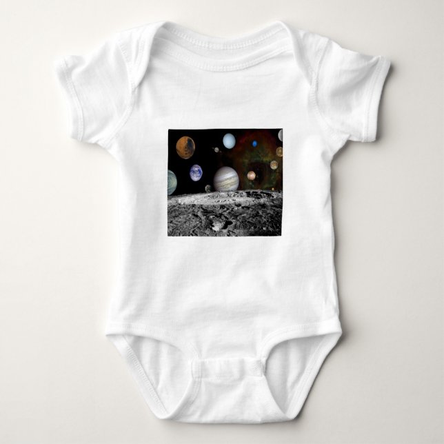 Raum-Montage Baby Strampler (Vorderseite)