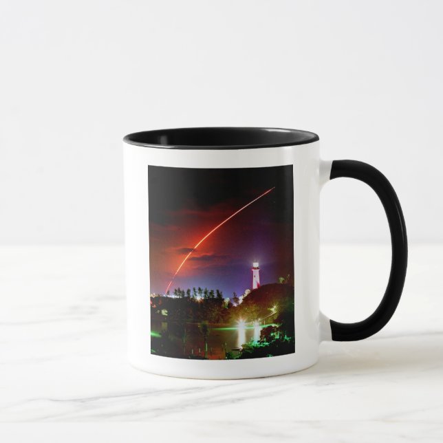 Raum-Shuttle-Bemühungs-Tasse Tasse (Rechts)