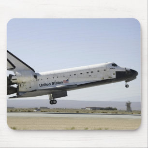 Raumfähre Atlantis bereitet sich für die Landung Mousepad